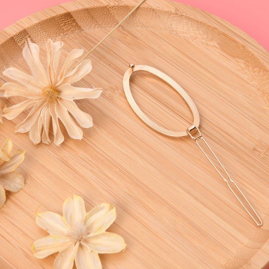 /media/djcatalog2/images/item/38/hair-clip-ellipse-metal-gold-silver-color-design-daily-fashion-beauty-use-hair-clip-for-girl-and-women-length-6-5cm-hc5-011.2_l.jpg