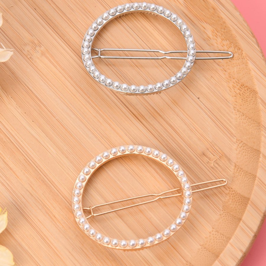 /media/djcatalog2/images/item/38/hair-clip-round-shape-pearl-metal-gold-silver-color-design-daily-fashion-beauty-use-hair-clip-for-girl-and-women-length-6cm-hc5-014.1_l.jpg